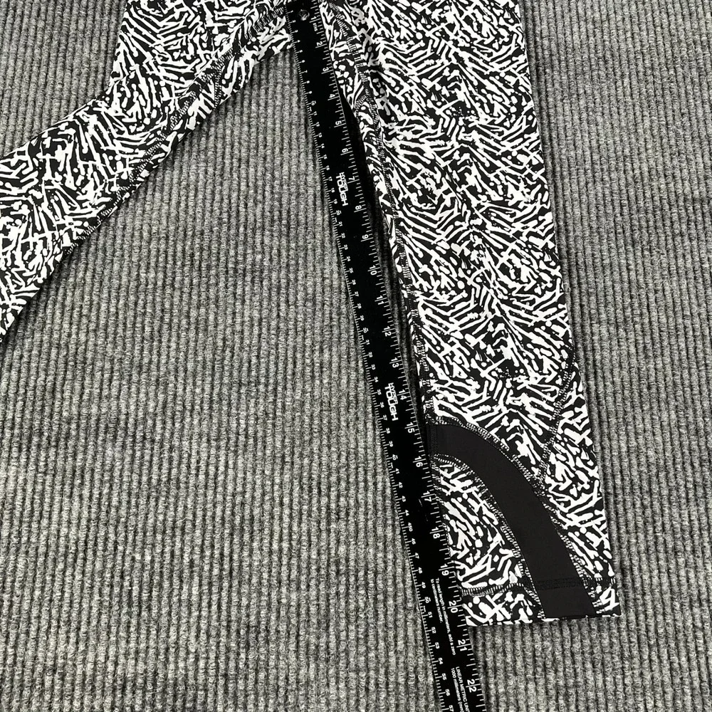 Lululemon Leggings Womens‎ Size 2 Black White Activewear Workout Casual Gym
